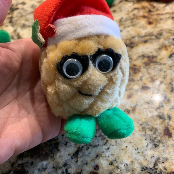 1991 Kitschy plush Christmas Yumkins by Del Monte Fruit and veggies - Picture 4 of 12